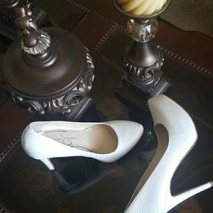 Jessica simpson parisah platform pumps
